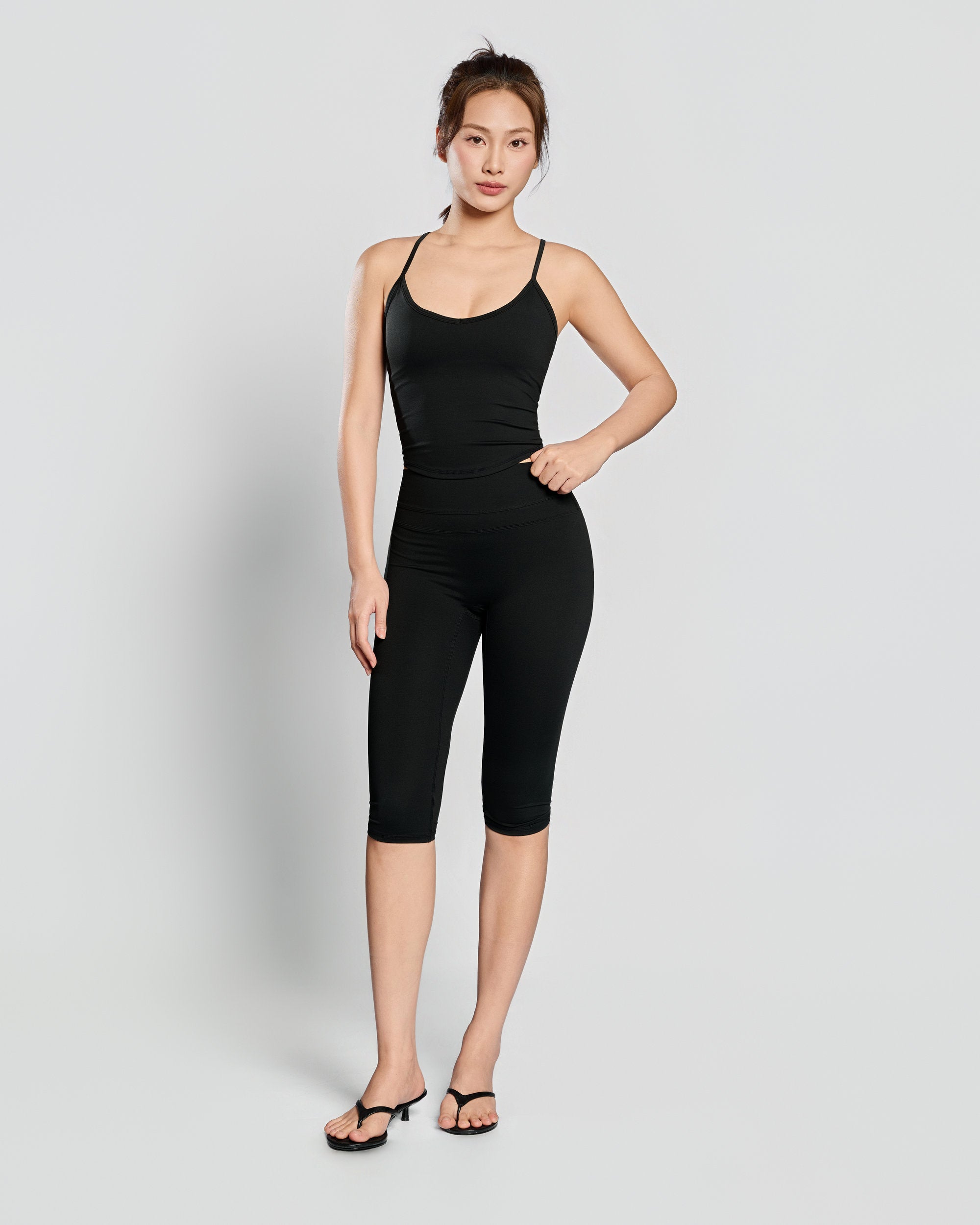 Celebré Capri Leggings - Black